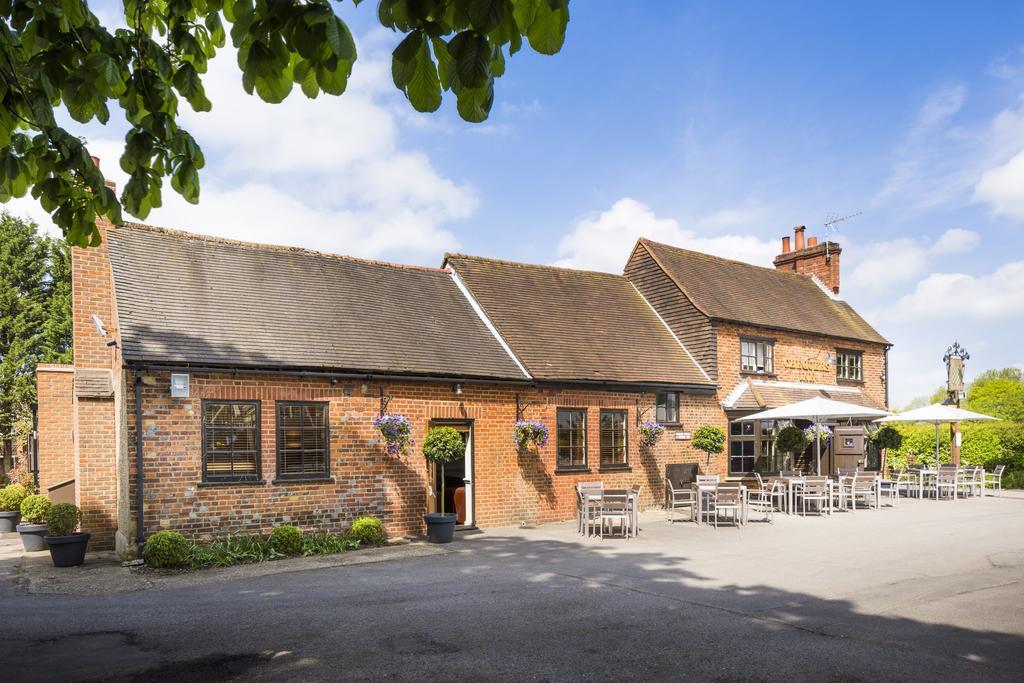The Chequers Inn Beaconsfield Eksteriør billede